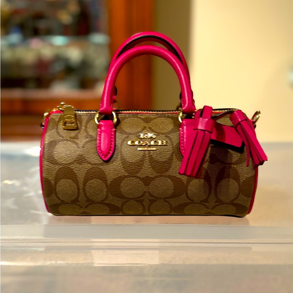 Lacey Crossbody Bag In Signature Canvas